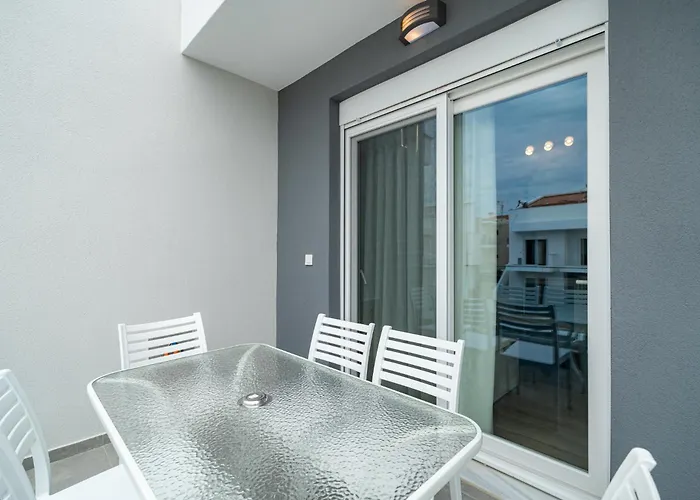 Almond Residential Complex شقة *