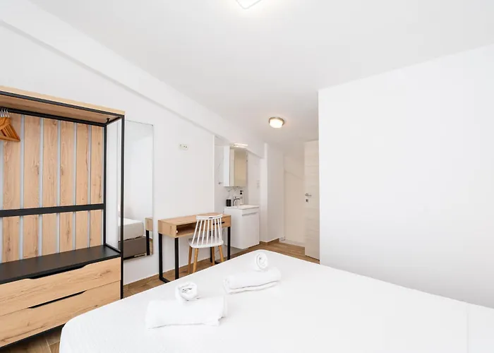 Almond Residential Complex شقة