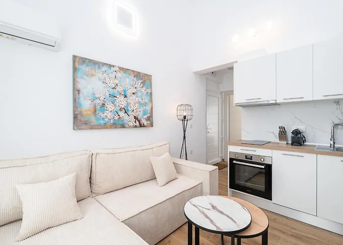 Almond Residential Complex شقة Orfánion